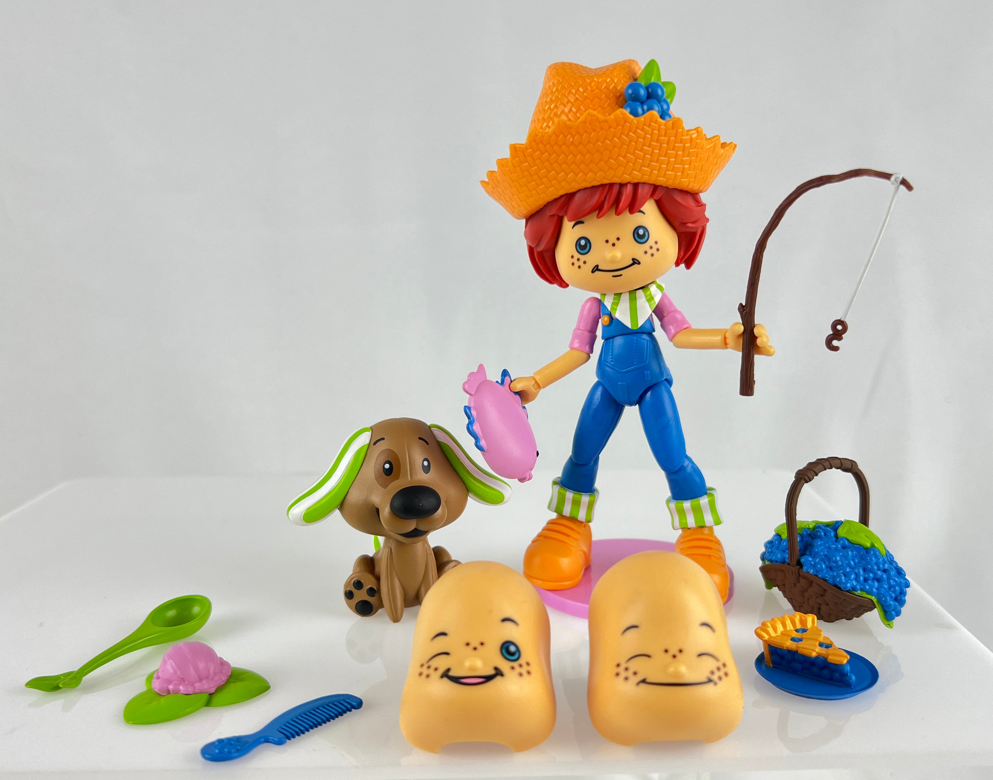 Strawberry Shortcake Deluxe Action Figure: Huckleberry Pie Action Figure